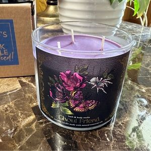 Ghoul Friend 3-Wick Candle